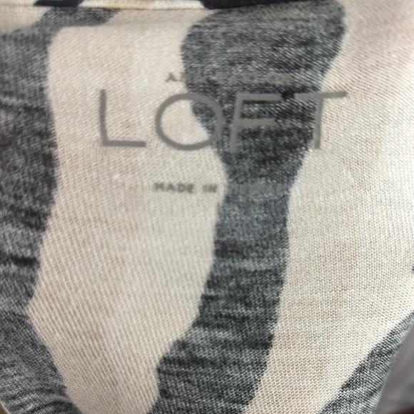 Ann Taylor Loft Size Large Animal Print Blouse Top - Picture 5 of 8